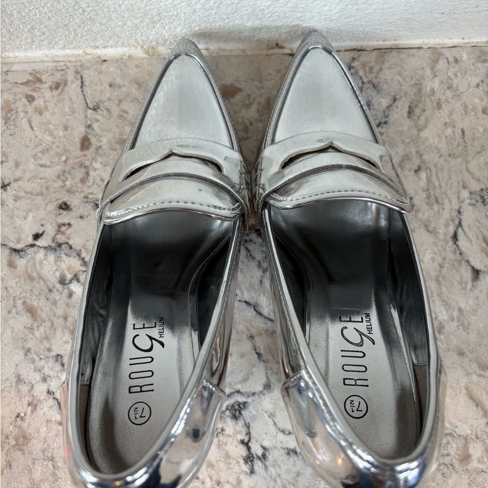 NWOT Rouge Helium Metallic Silver Pointed-Toe Block Heel Loafers - Picture 7 of 10